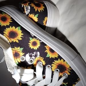 Hot topic sunflower skull platform shoes size 8 new